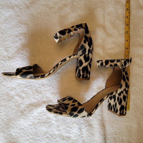 Old Navy Leopard Print 3"High Block Heel Sandals | Womens 8 | Fits Size 9 NWOT - Picture 5 of 8